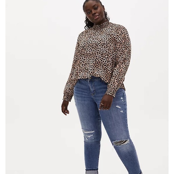 💋 LEOPARD SHEER CHIFFON SMOCKED MOCK NECK BLOUSE - Picture 2 of 5